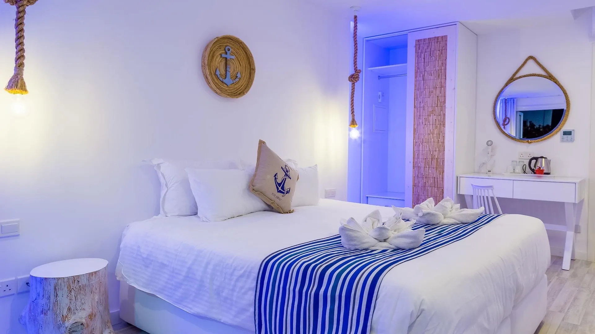 Blue Harbour Boutique Aparthotel Agia Napa 3*,